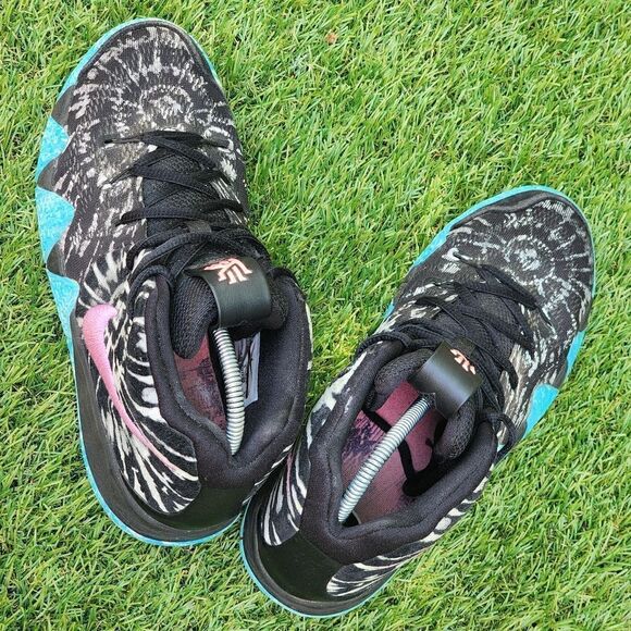 NIKE KYRIE - Womens Sneakers - SIZE 7 - Picture 8 of 11